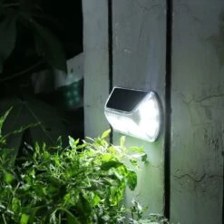 Gardenwize Solar Motion Sensor LED Security Light GW461 -Kamp Camping Shop gw461 1 800x800